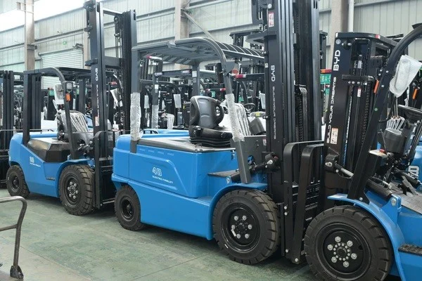 Key Maintenance Checks UK Electric Forklift Operators Should Complete示意图