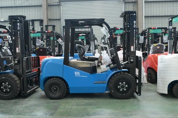 Do 1.5 ton electric forklifts need extra maintenance mixed indoor-outdoor use?应用参考