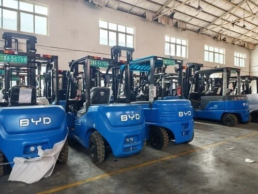 What weight ranges do industrial-grade electric forklifts cover?应用参考