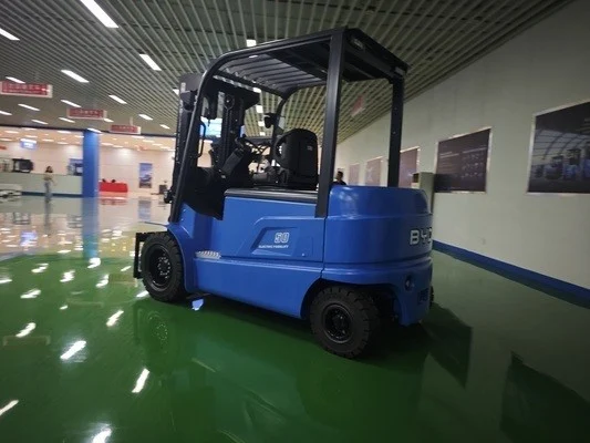 Do all electrical forklift types use the same load rating standards?应用参考